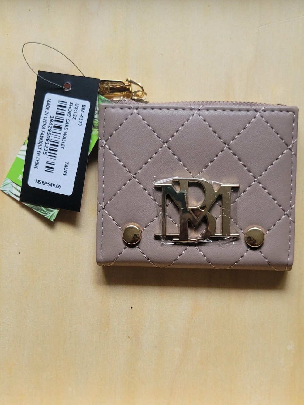 NWT Badgley Mischka Vegan Leather Taupe Short Card Wallet with Gold Logo